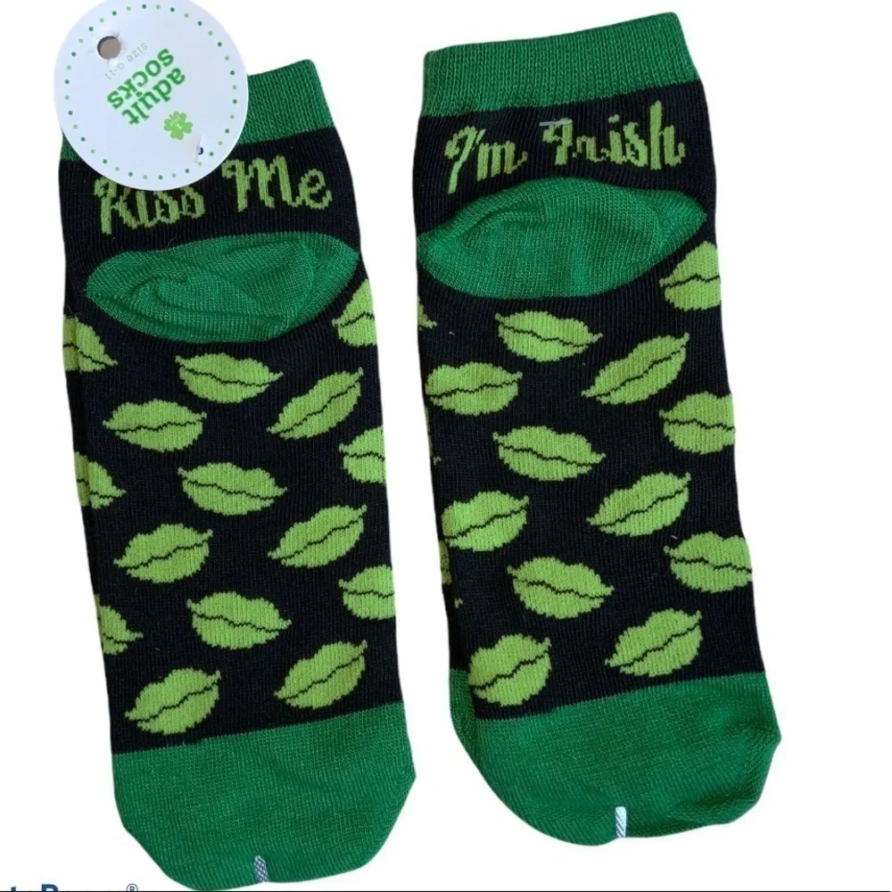 Kiss Me I’m Irish Socks Adult Socks One Size NEW
